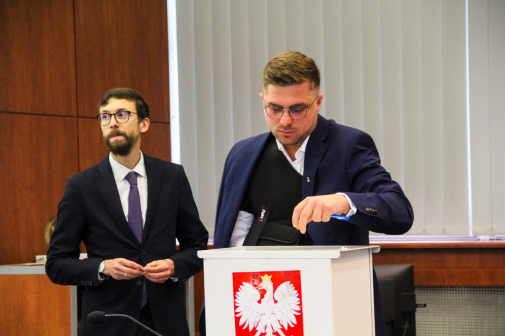 Pierwsza sesja rady miasta w Nowym Targu i pierwsze głosowania