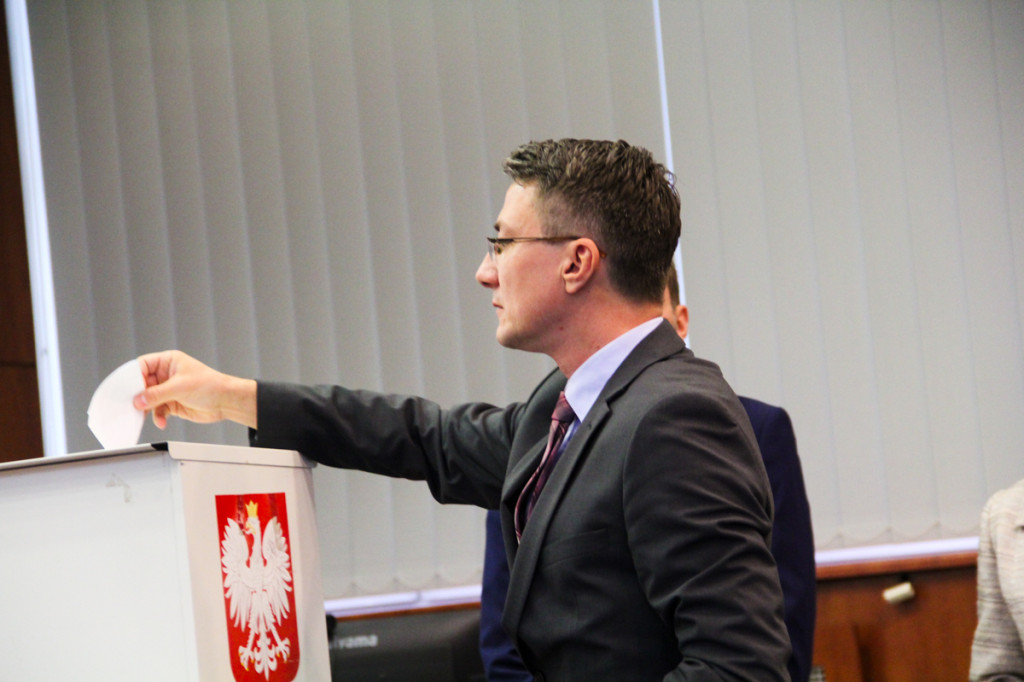 Pierwsza sesja rady miasta w Nowym Targu i pierwsze głosowania