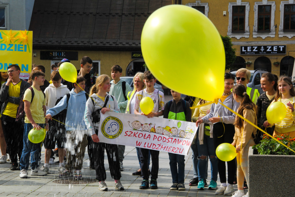 Pola Nadziei i koncert Liceum Goszczyńskiego w MCK-u