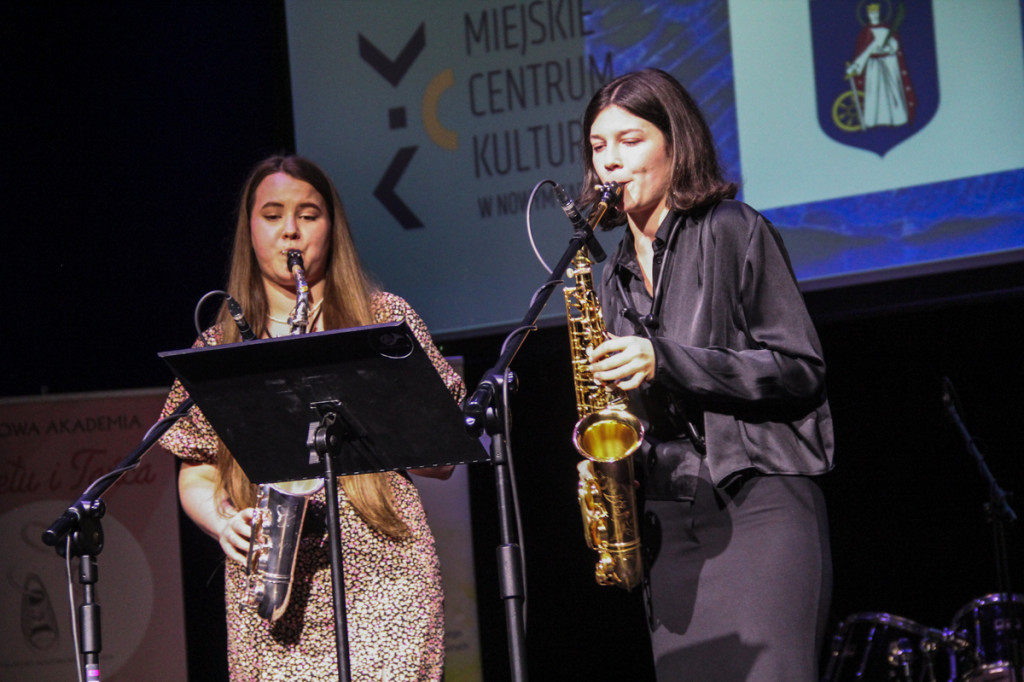 Pola Nadziei i koncert Liceum Goszczyńskiego w MCK-u