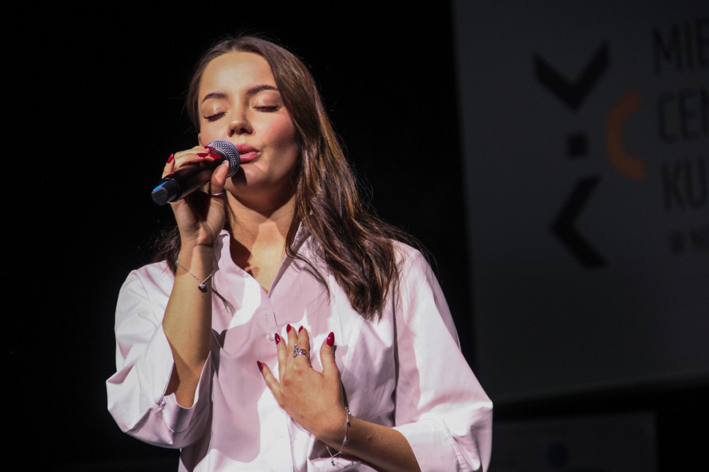 Pola Nadziei i koncert Liceum Goszczyńskiego w MCK-u