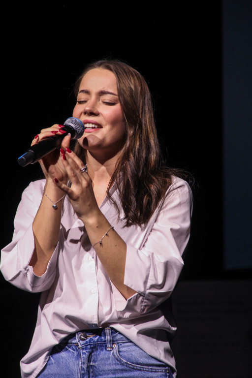 Pola Nadziei i koncert Liceum Goszczyńskiego w MCK-u