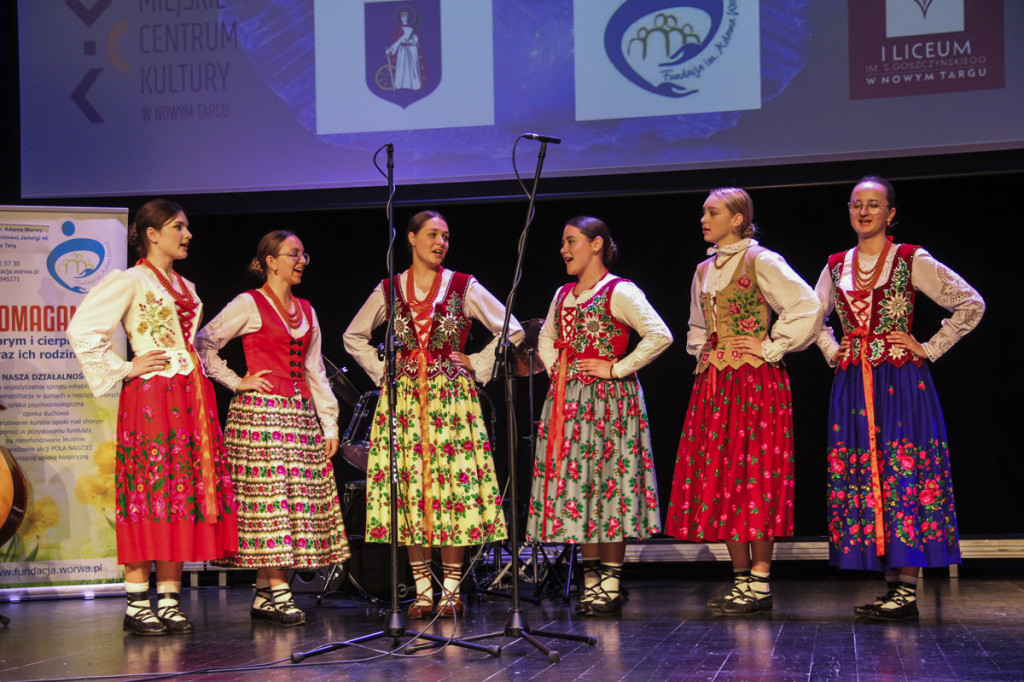 Pola Nadziei i koncert Liceum Goszczyńskiego w MCK-u