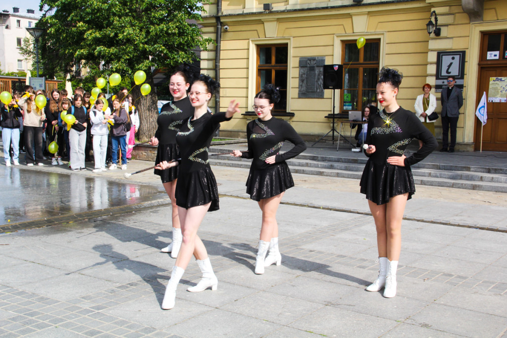 Pola Nadziei i koncert Liceum Goszczyńskiego w MCK-u