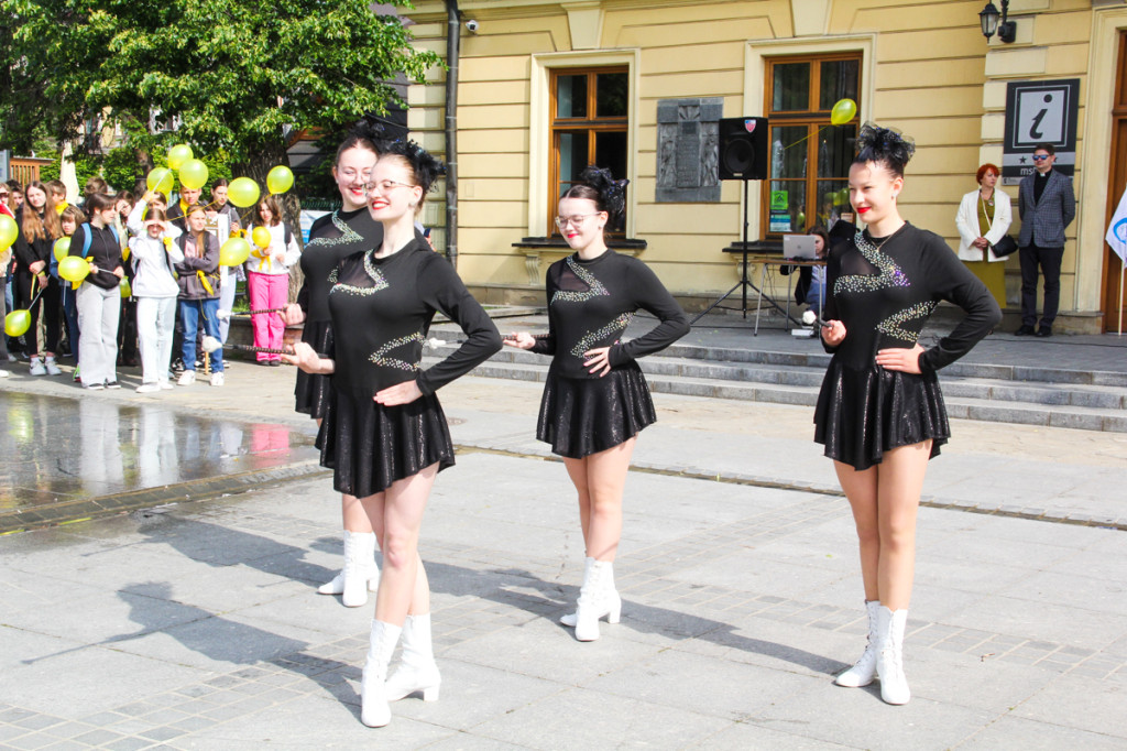 Pola Nadziei i koncert Liceum Goszczyńskiego w MCK-u