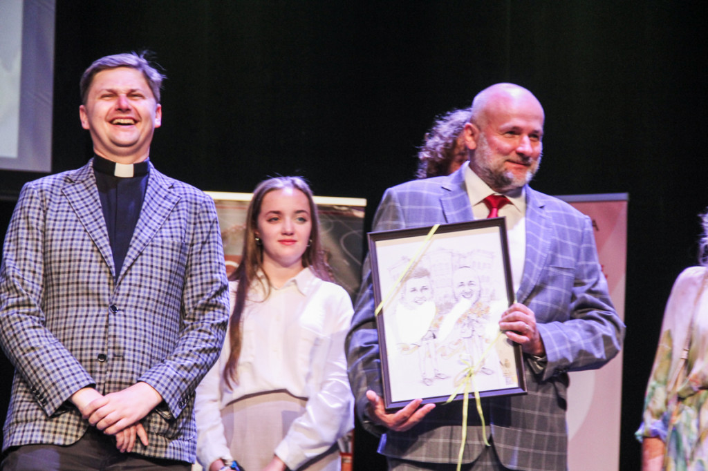 Pola Nadziei i koncert Liceum Goszczyńskiego w MCK-u