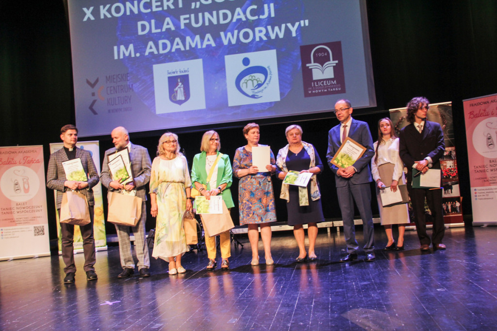 Pola Nadziei i koncert Liceum Goszczyńskiego w MCK-u