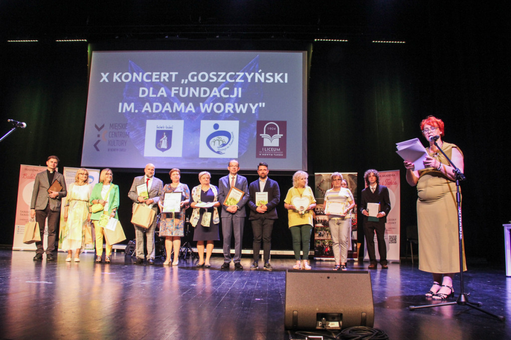 Pola Nadziei i koncert Liceum Goszczyńskiego w MCK-u