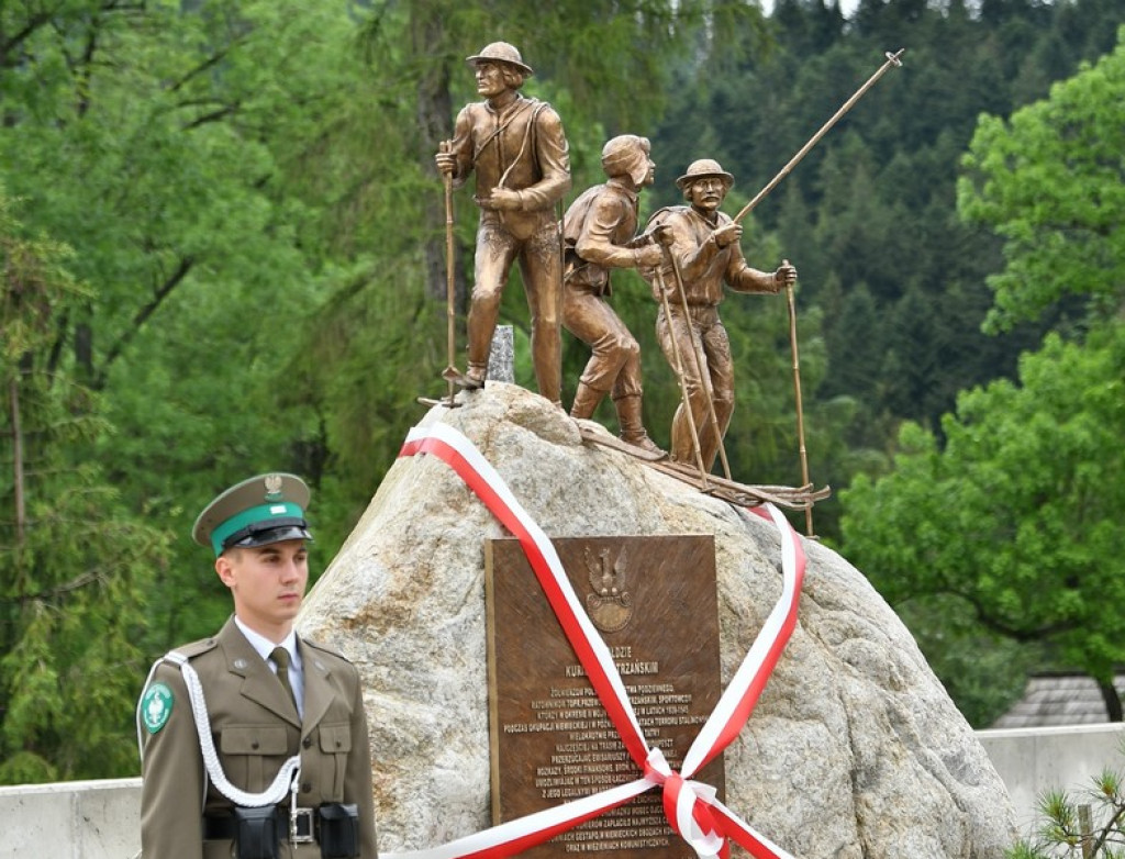 Pomnik Kurierów Tatrzańskich w Kuźnicach