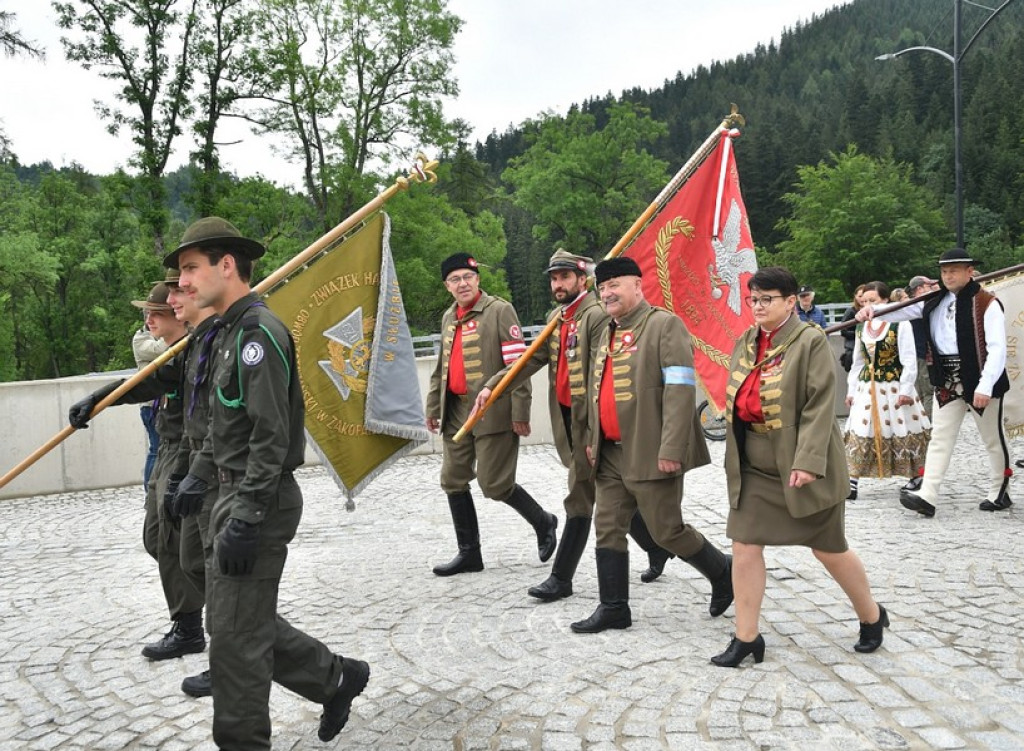 Pomnik Kurierów Tatrzańskich w Kuźnicach