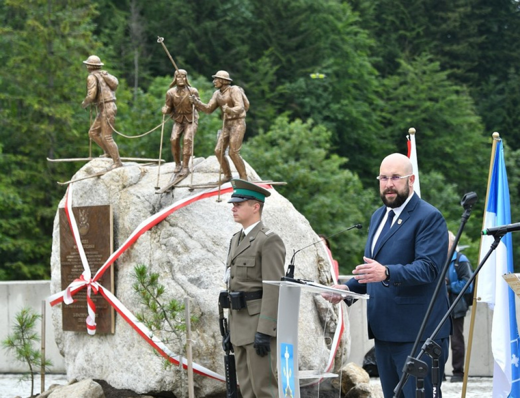 Pomnik Kurierów Tatrzańskich w Kuźnicach