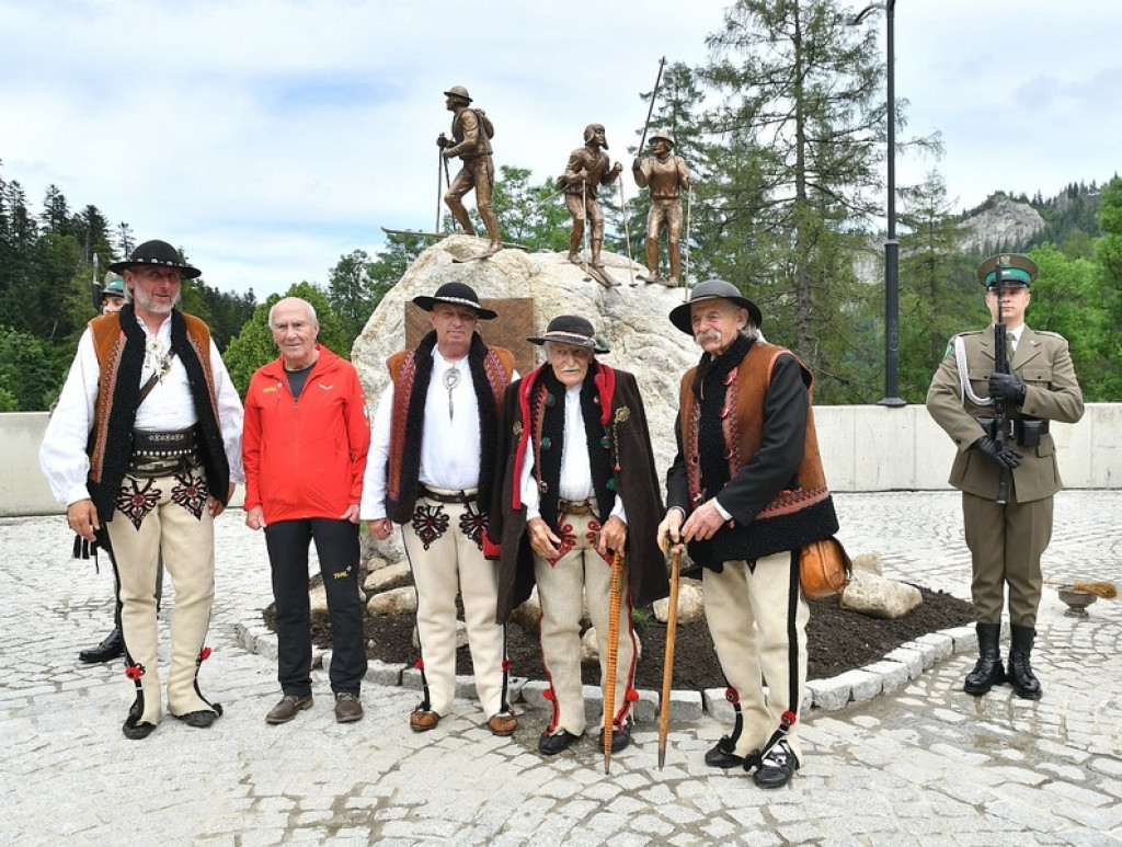 Pomnik Kurierów Tatrzańskich w Kuźnicach