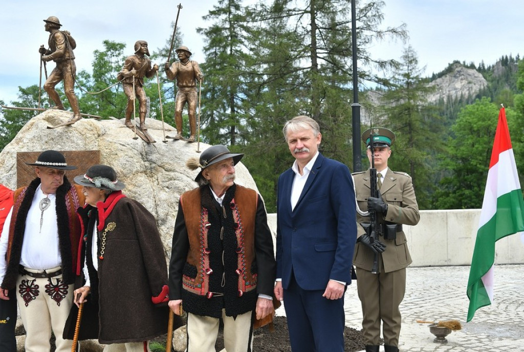 Pomnik Kurierów Tatrzańskich w Kuźnicach