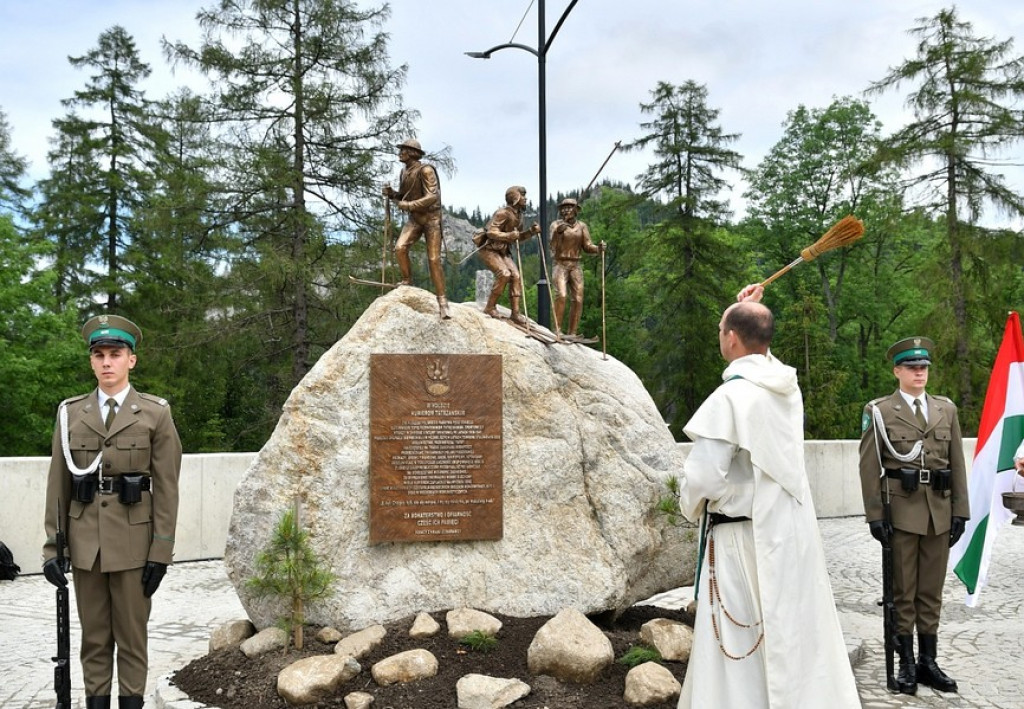 Pomnik Kurierów Tatrzańskich w Kuźnicach