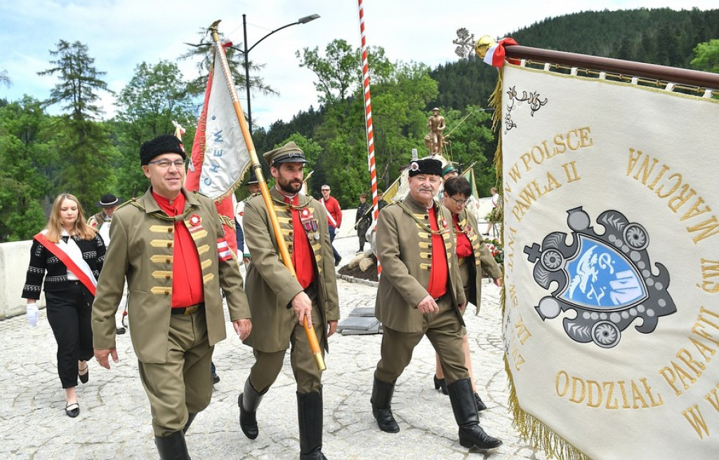 Pomnik Kurierów Tatrzańskich w Kuźnicach