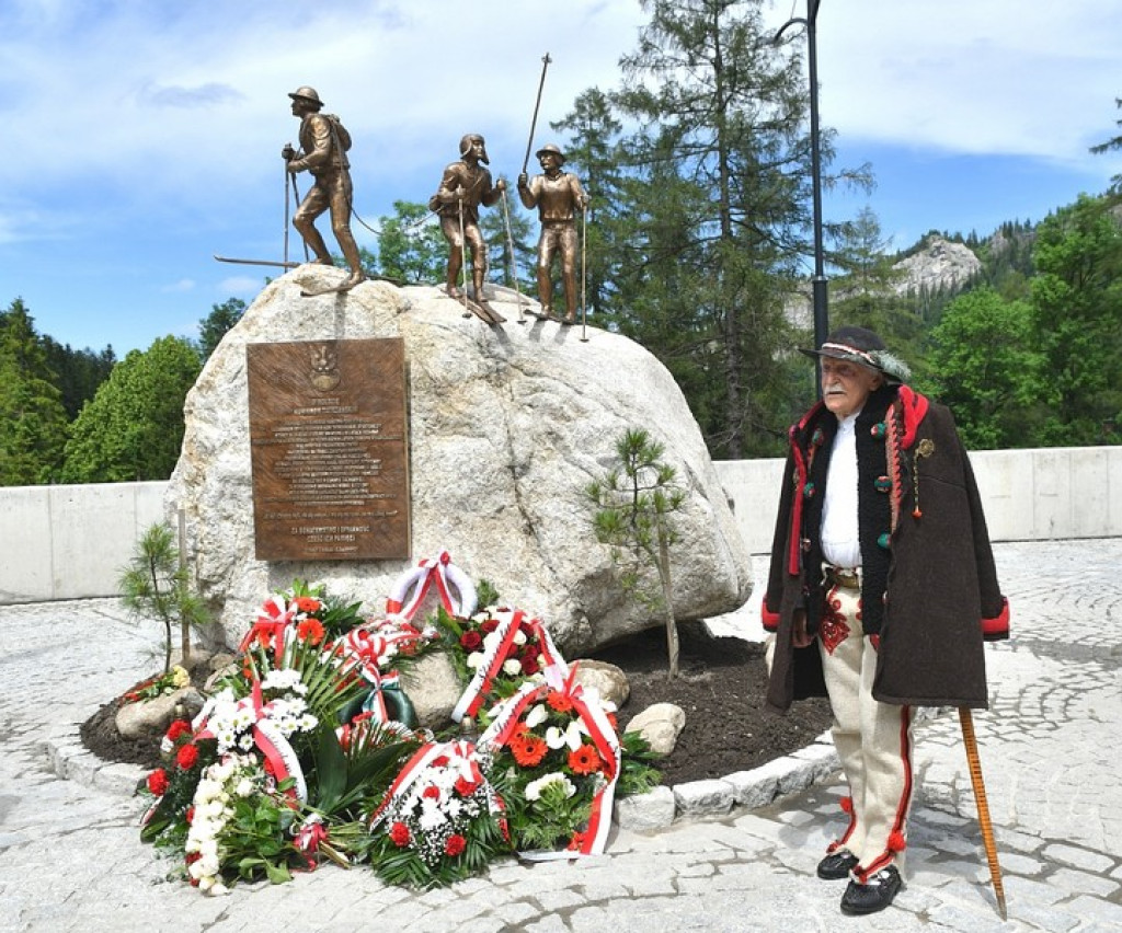 Pomnik Kurierów Tatrzańskich w Kuźnicach