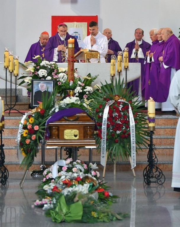 Ostatnia droga księdza Stanisława Szyszki