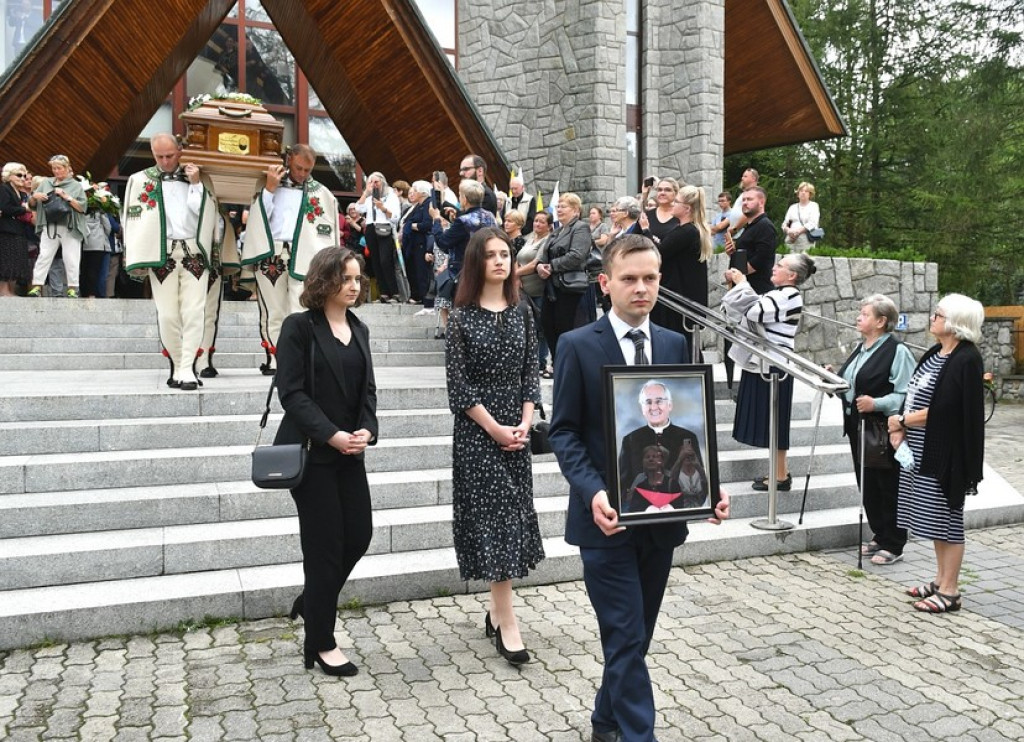 Ostatnia droga księdza Stanisława Szyszki