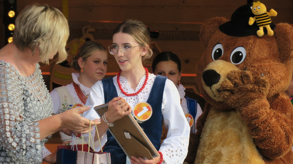 Joanna Franosz Podhalańską Królową Miodu 2024