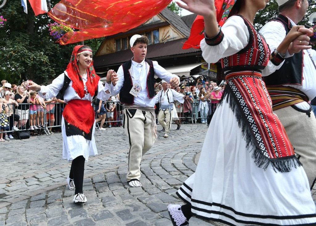 Festiwalowy korowód na Krupówkach