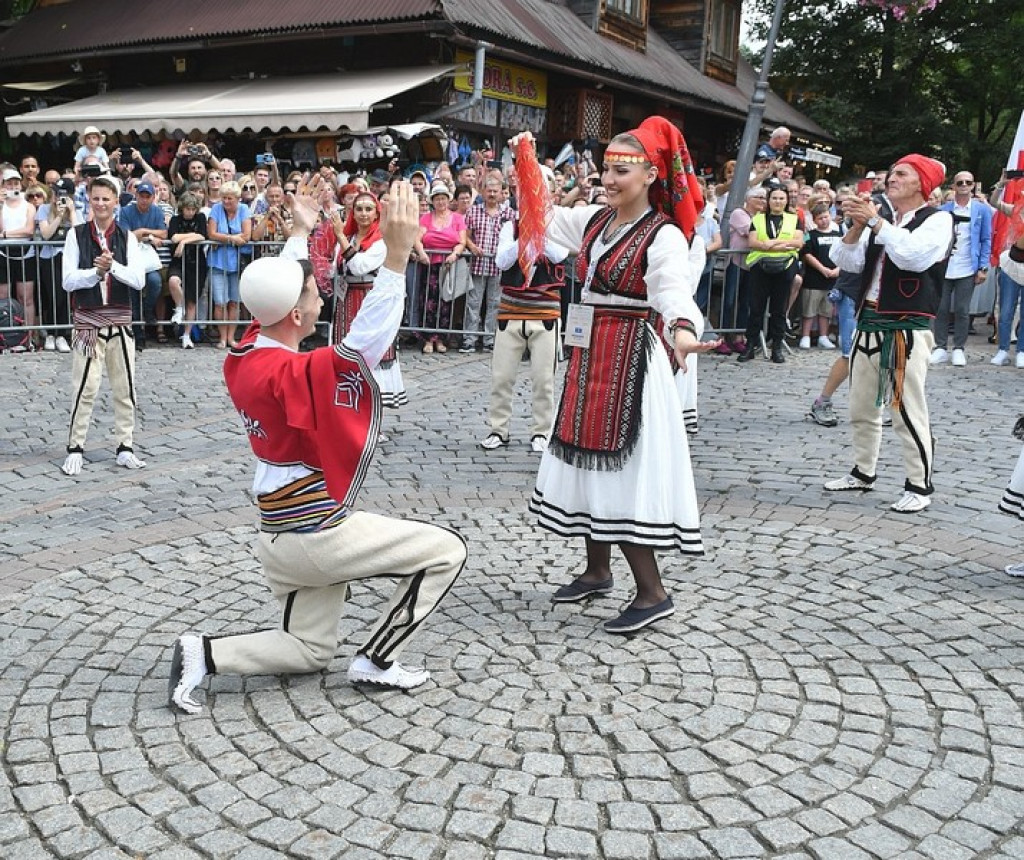 Festiwalowy korowód na Krupówkach