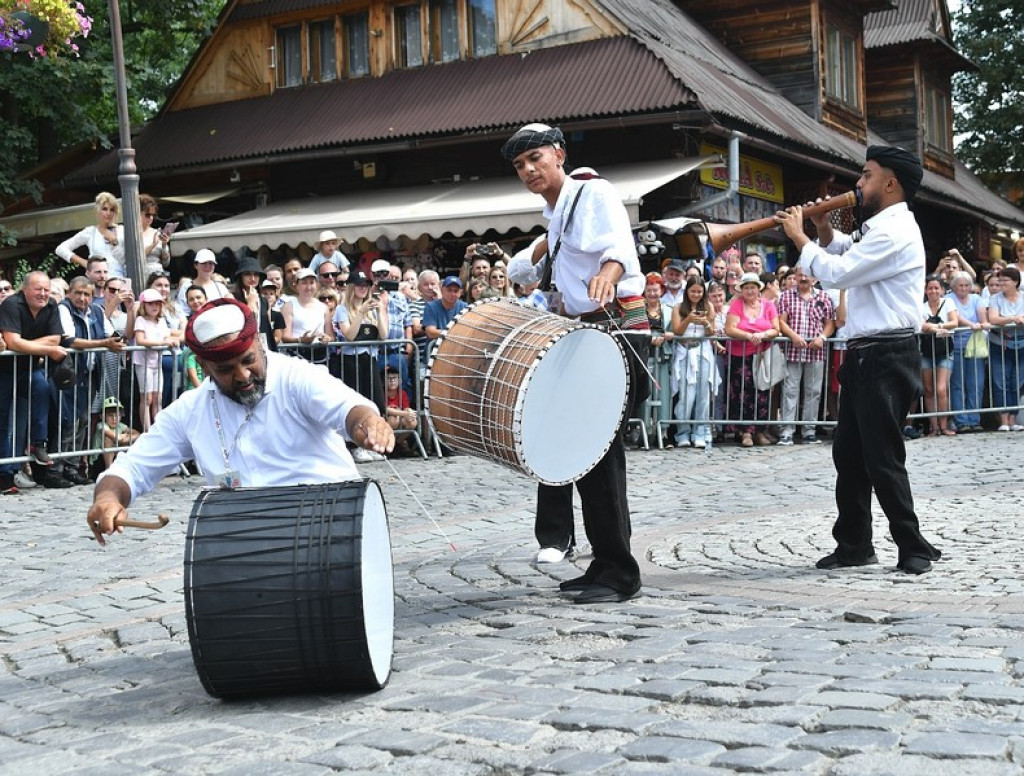 Festiwalowy korowód na Krupówkach