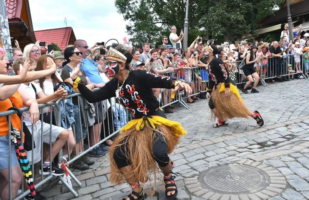 Festiwalowy korowód na Krupówkach