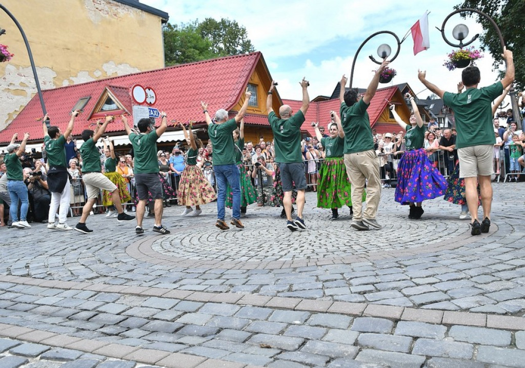 Festiwalowy korowód na Krupówkach