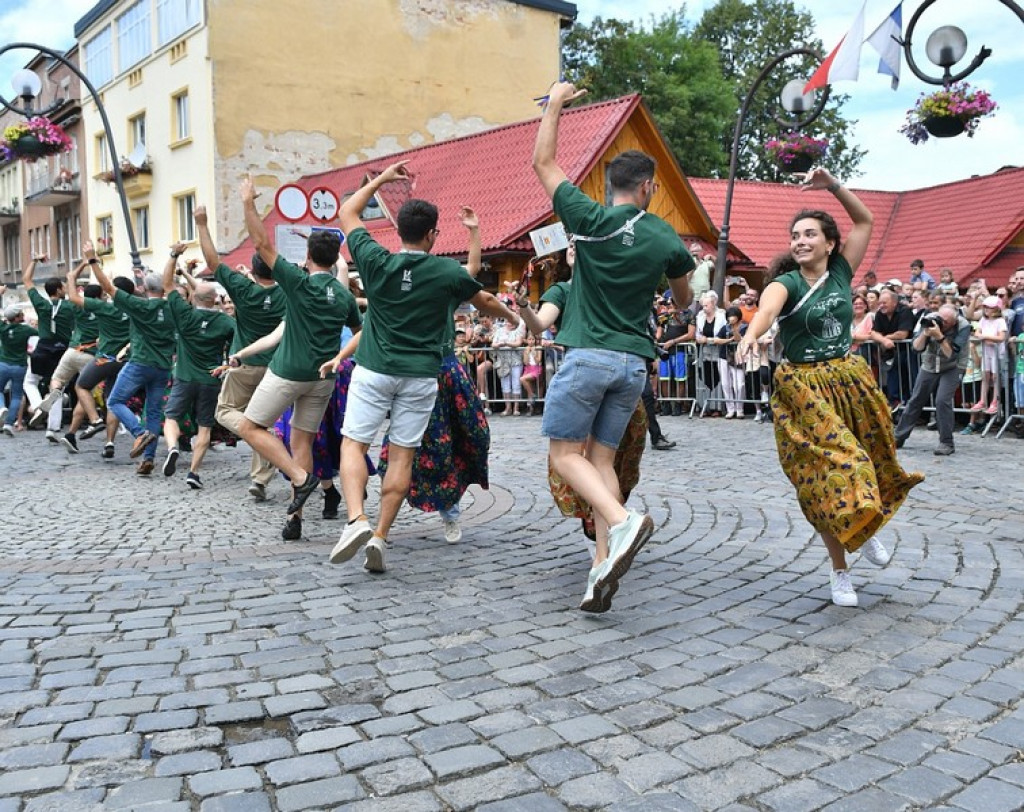 Festiwalowy korowód na Krupówkach