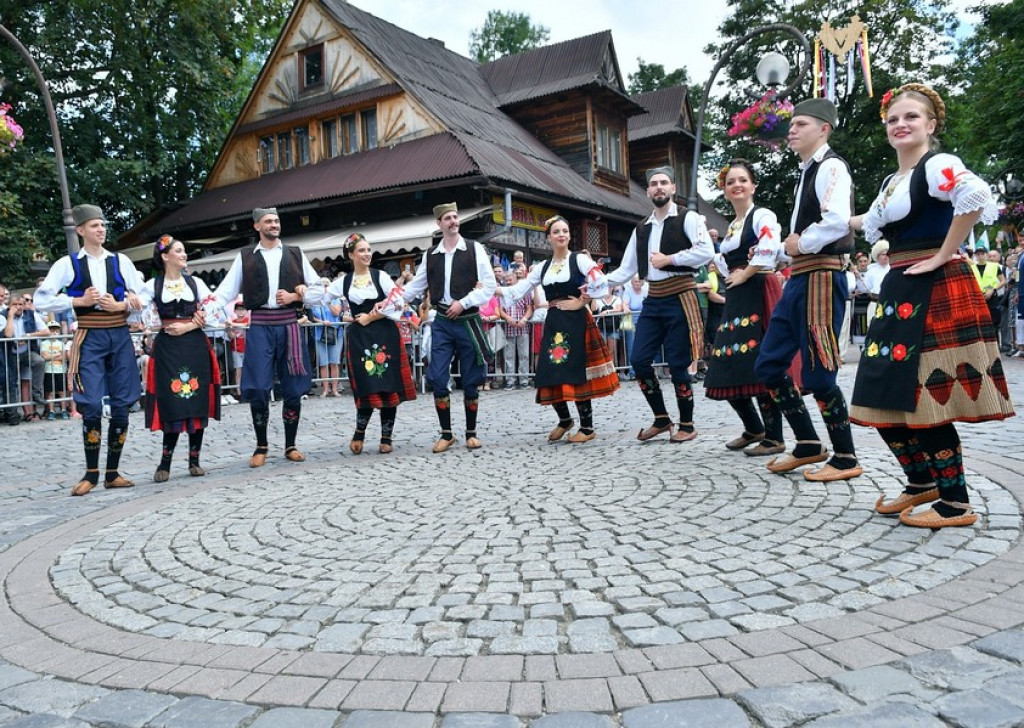 Festiwalowy korowód na Krupówkach