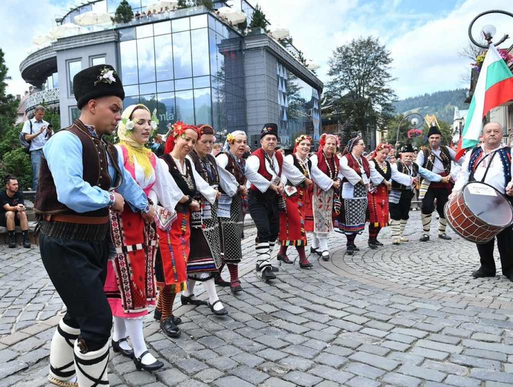 Festiwalowy korowód na Krupówkach