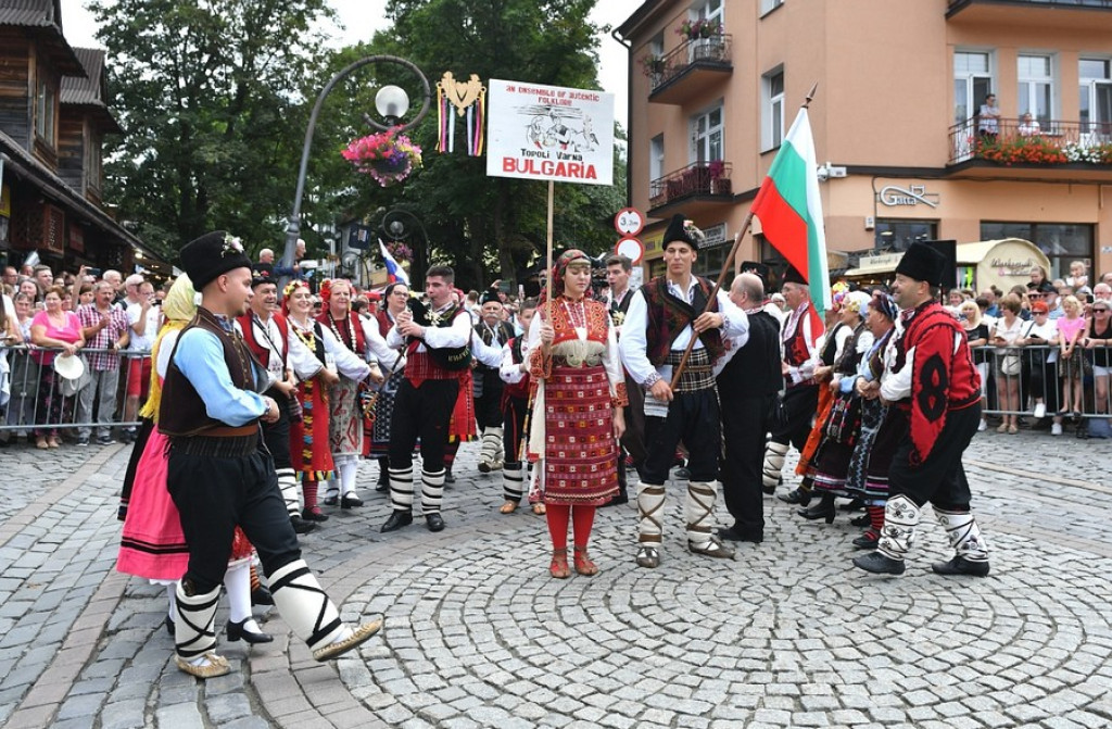 Festiwalowy korowód na Krupówkach