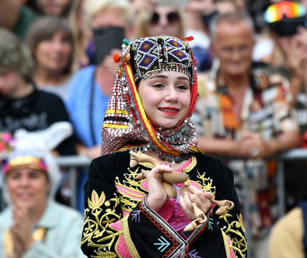 Festiwalowy korowód na Krupówkach