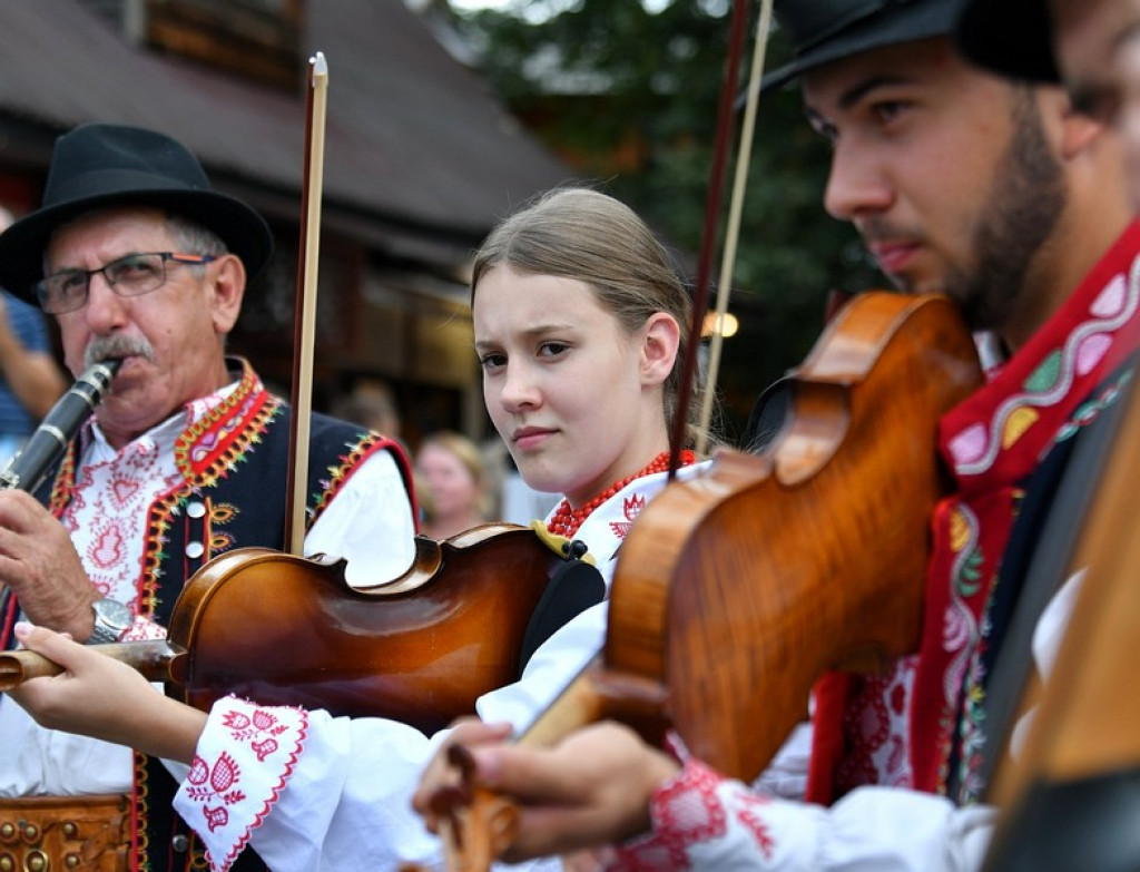 Festiwalowy korowód na Krupówkach
