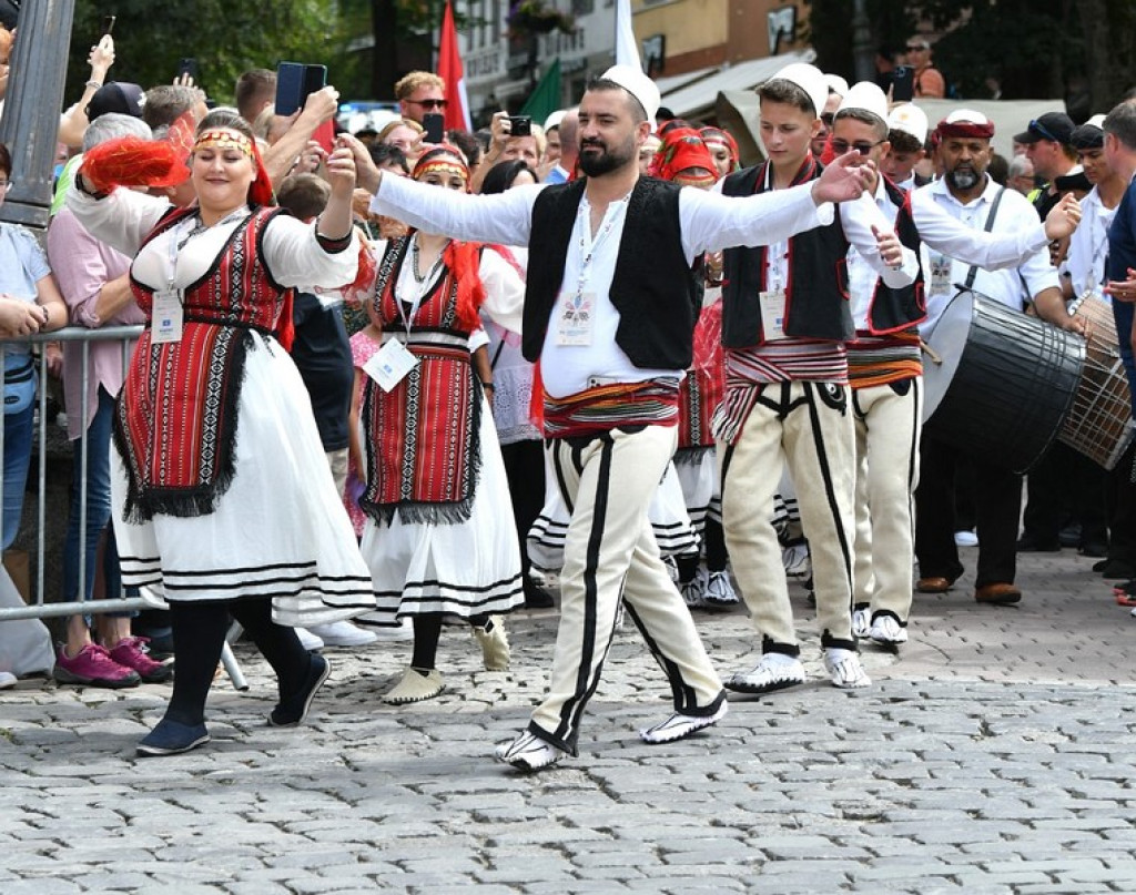 Festiwalowy korowód na Krupówkach