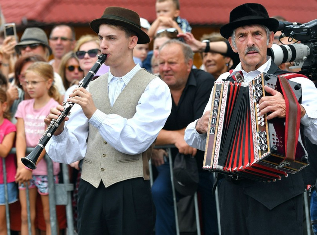 Festiwalowy korowód na Krupówkach