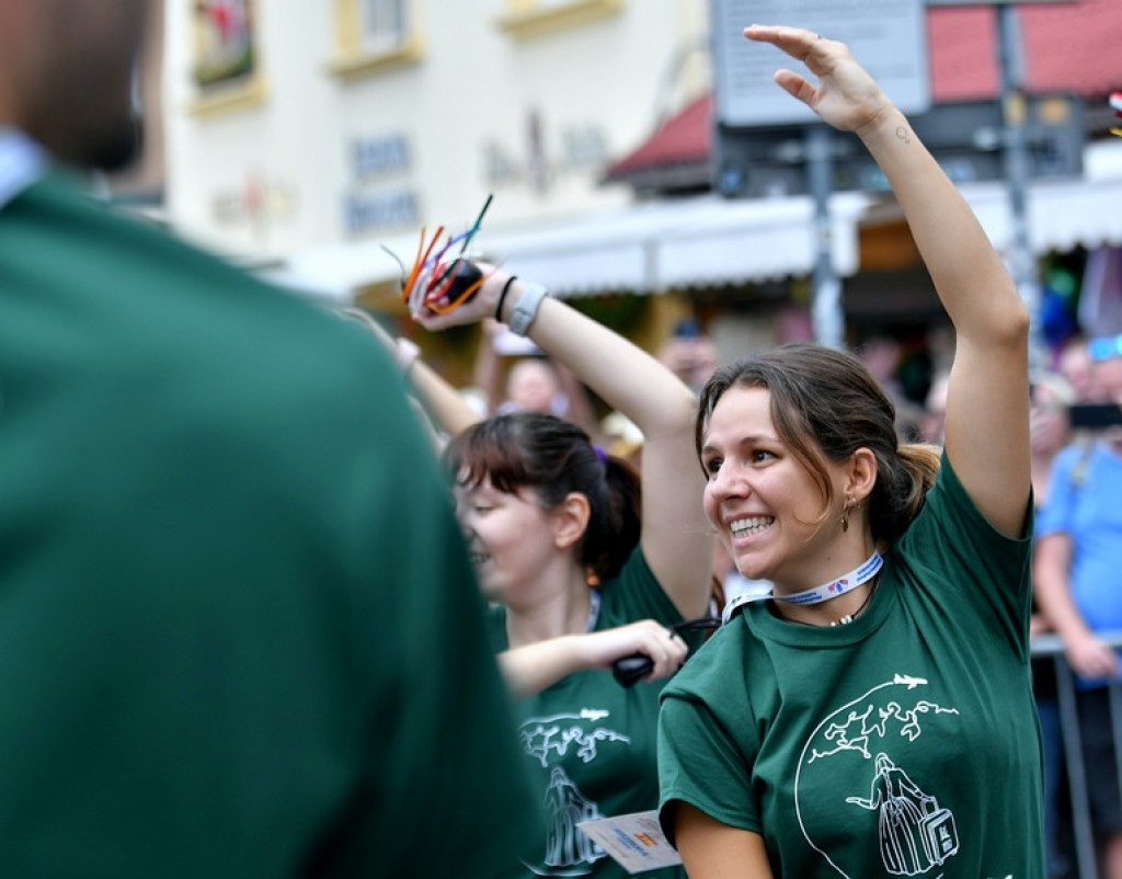 Festiwalowy korowód na Krupówkach