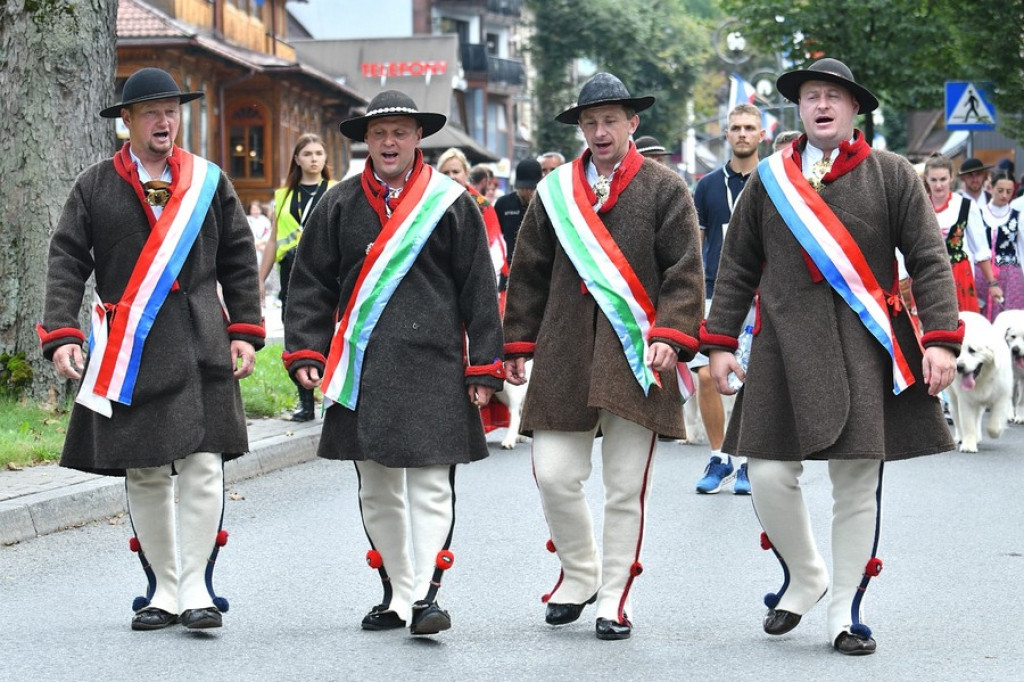 Festiwalowy korowód na Krupówkach