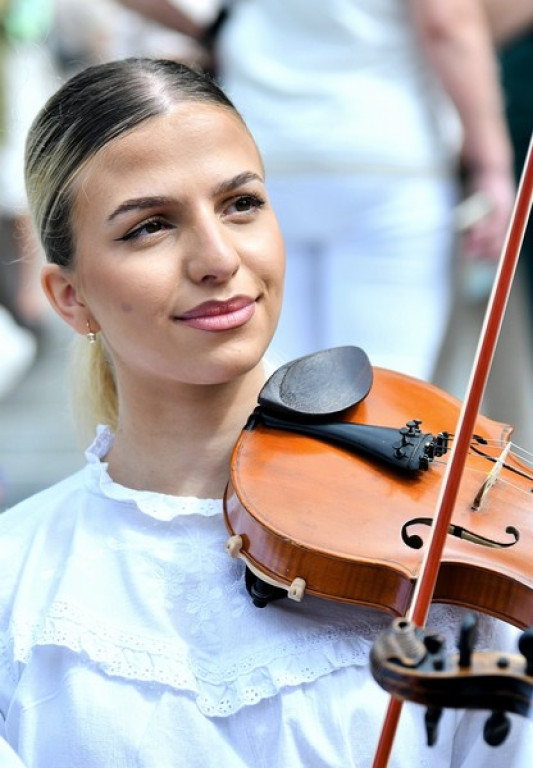 Festiwalowy korowód na Krupówkach