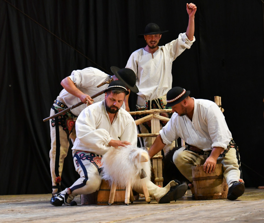 Rewia żywiołów na festiwalowej scenie