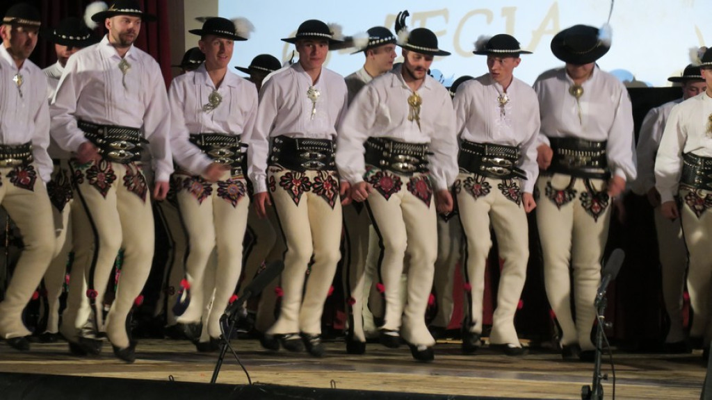 Zbójnicek ze Zębu tańczy, śpiewa i gra już 60 lat