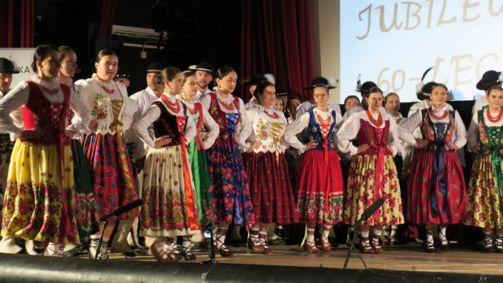 Zbójnicek ze Zębu tańczy, śpiewa i gra już 60 lat