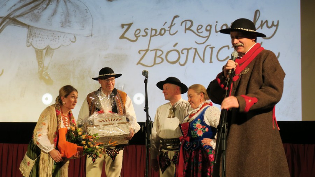 Zbójnicek ze Zębu tańczy, śpiewa i gra już 60 lat