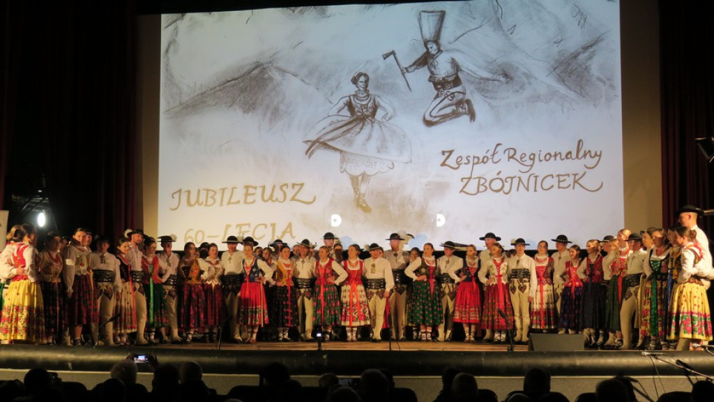 Zbójnicek ze Zębu tańczy, śpiewa i gra już 60 lat