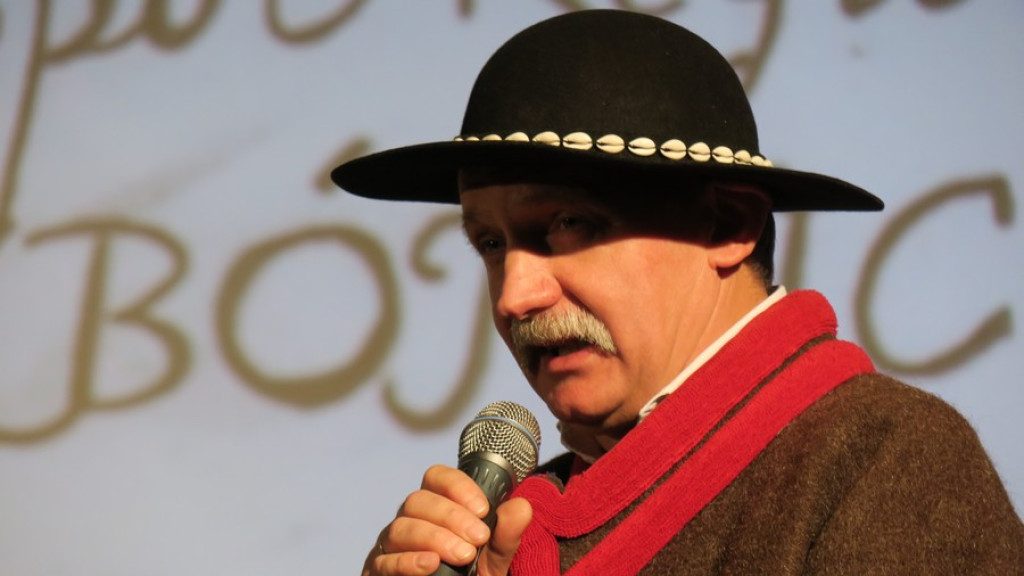 Zbójnicek ze Zębu tańczy, śpiewa i gra już 60 lat