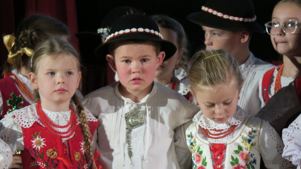 Zbójnicek ze Zębu tańczy, śpiewa i gra już 60 lat