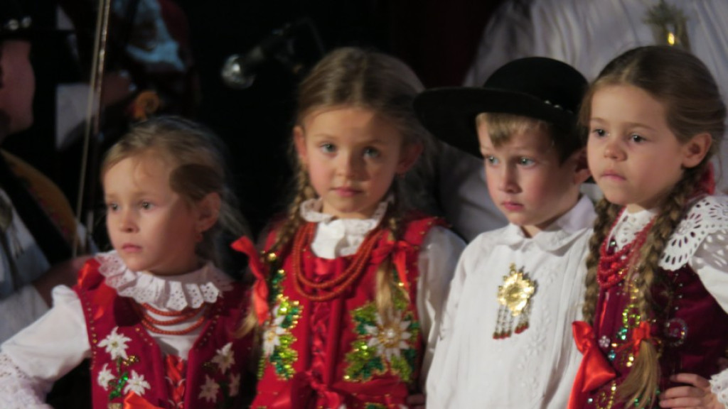 Zbójnicek ze Zębu tańczy, śpiewa i gra już 60 lat