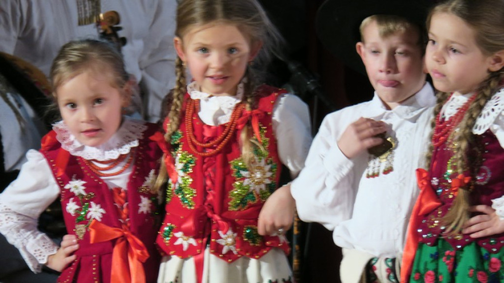 Zbójnicek ze Zębu tańczy, śpiewa i gra już 60 lat