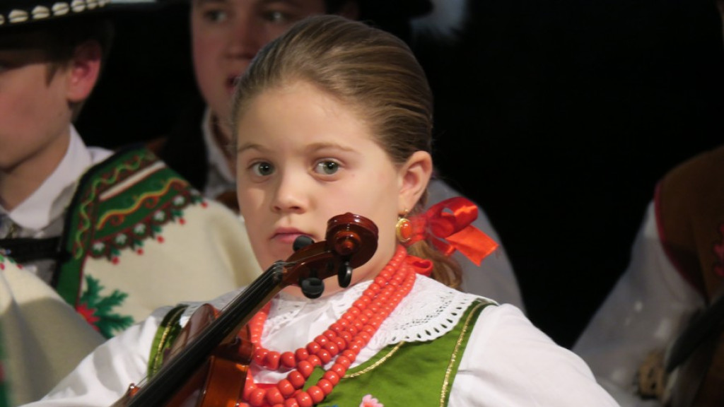 Zbójnicek ze Zębu tańczy, śpiewa i gra już 60 lat