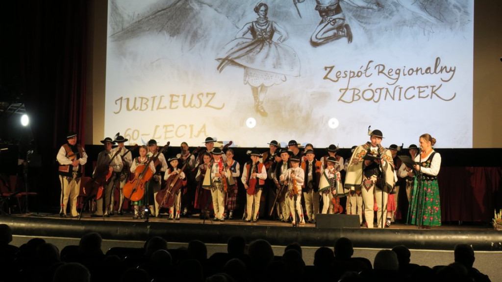 Zbójnicek ze Zębu tańczy, śpiewa i gra już 60 lat
